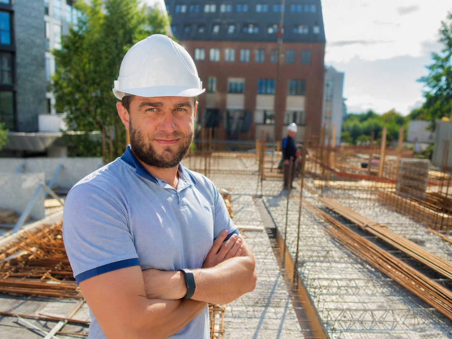 Alem Tutic – Inhaber der SUM Hoch- und Tiefbau GmbH auf einer Baustelle in Frankfurt